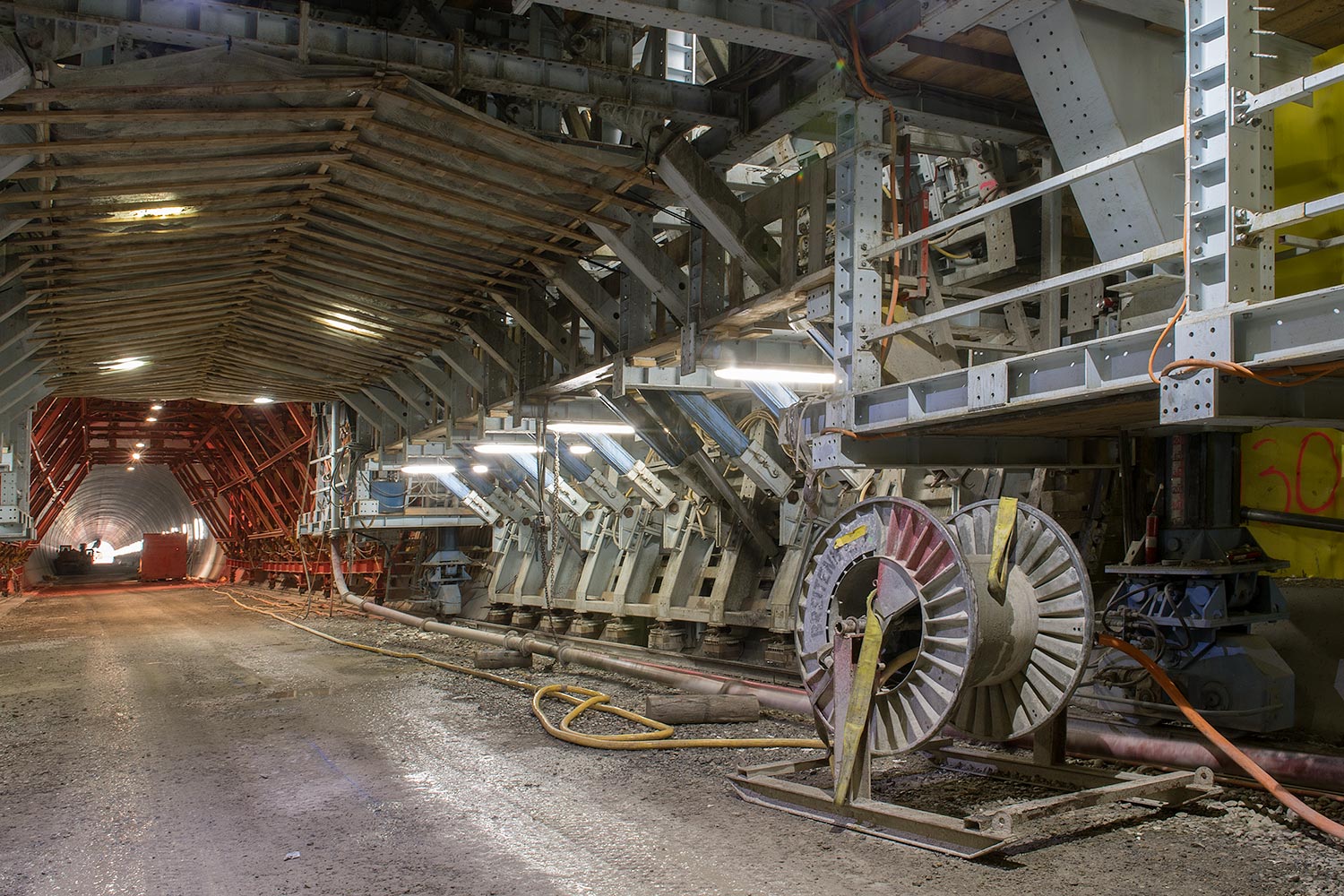 Industriefotografie-Frutiger-Rosshaeuserntunnel-2.jpg
